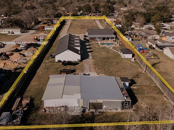 3rd image of 918 Fresa Rd