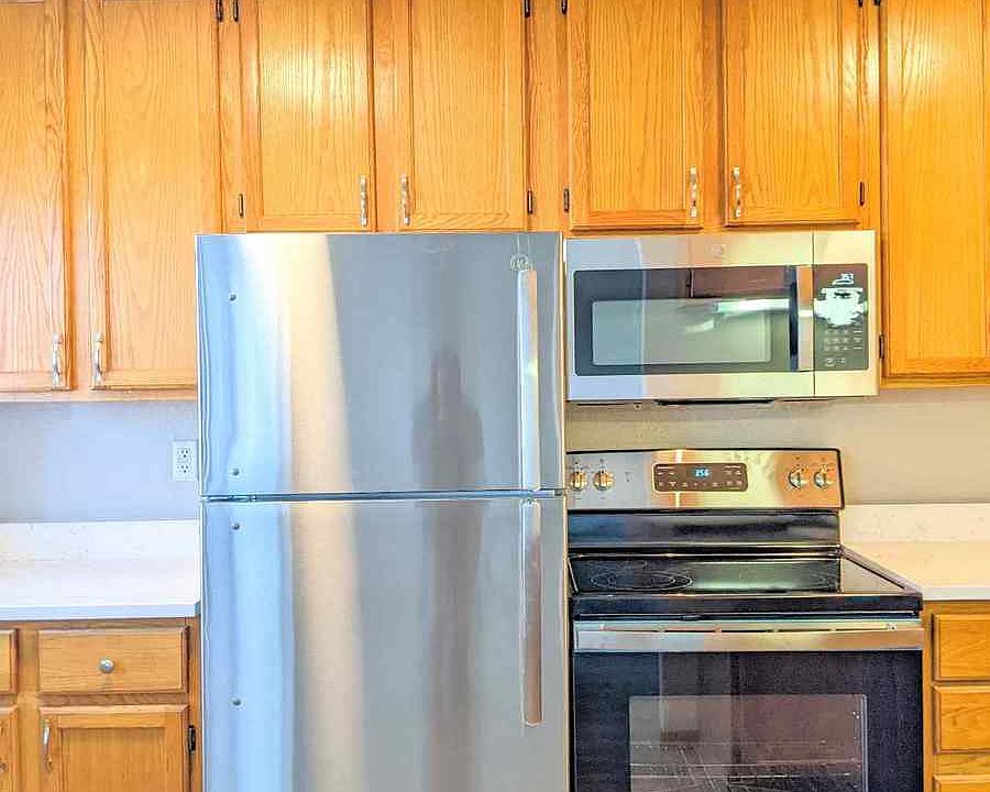 1st image of 976 Robert St S APT 208