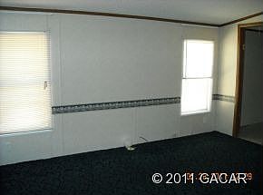 3rd image of 915 SE 51st St