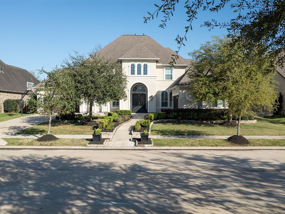 1st image of 9407 Fox Bend Ln