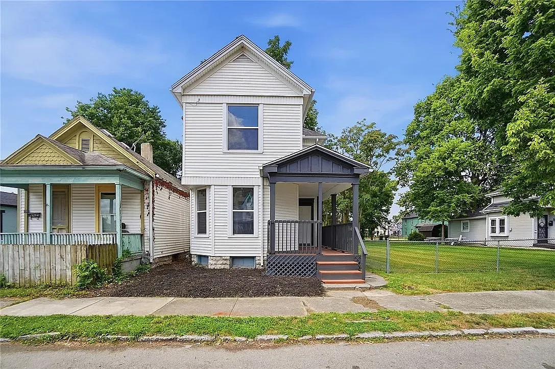3 bed, 1855 sqft, $1,395 — Photo 2