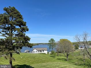 1076 Oak Grove Dr, Mineral, VA 23117