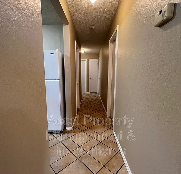 3808 Bluebird Ave — Photo 6