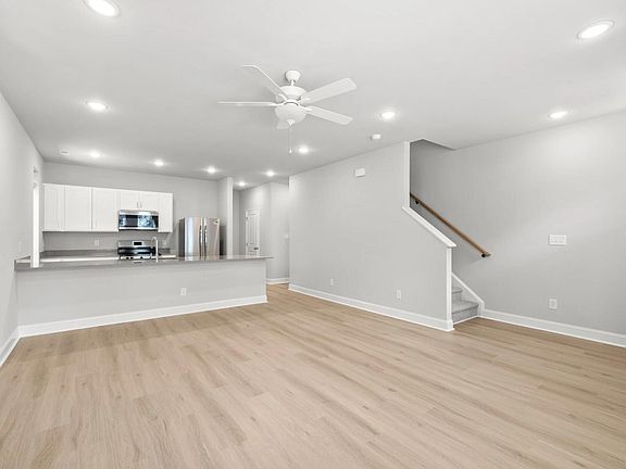 4th image of 4204 Reavis Rd