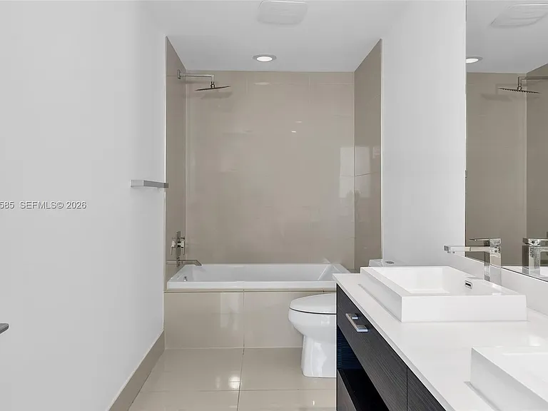 45 SW 9th St #3502 — Photo 23