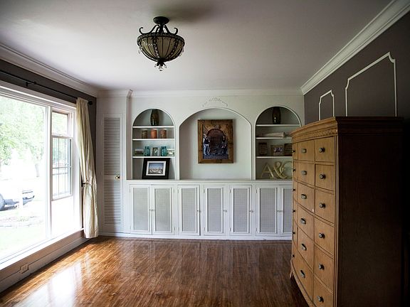 Front Entry Room