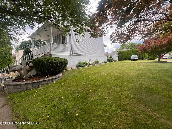 4th image of 184 Lawrence St