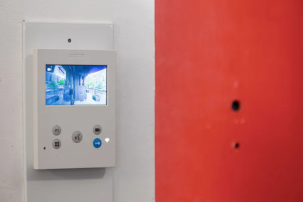 Sold by Verrazano Brokerage Inc | media 27