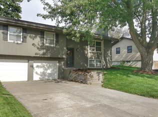 10324 V St, Omaha, NE 68127