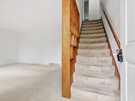 3rd image of 204 Clark Ln