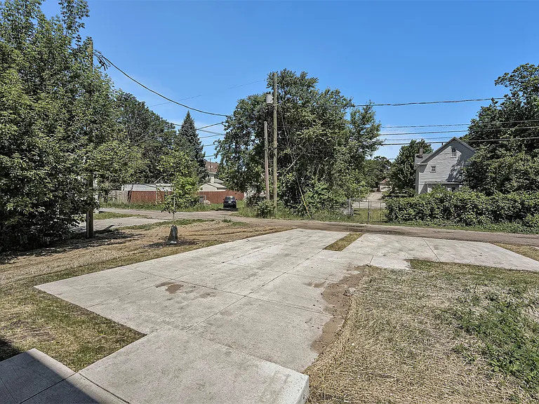 717 Worden St SE — Photo 15