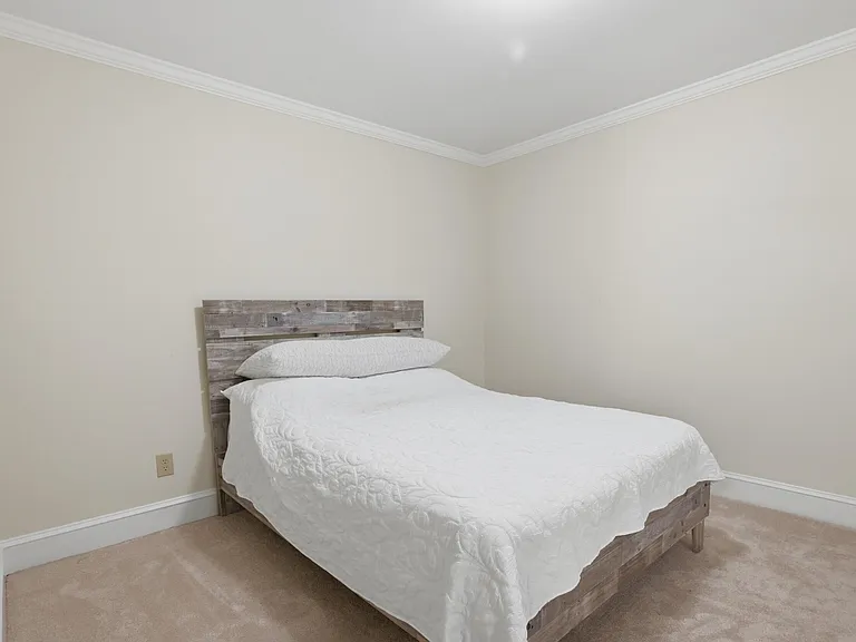 7514 Wellesley Park S — Photo 26