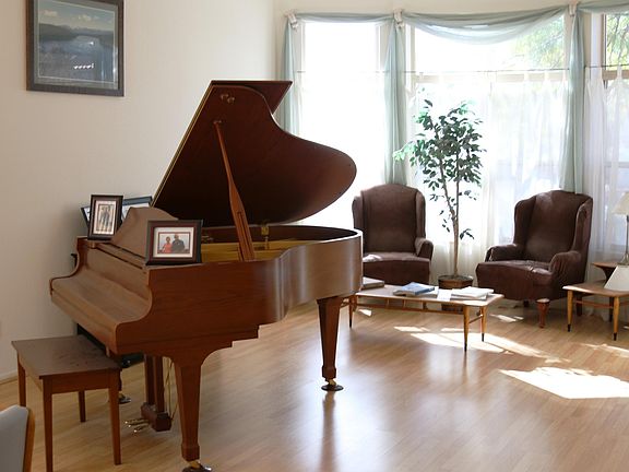 3rd image of 2324 W Noble Heights Dr