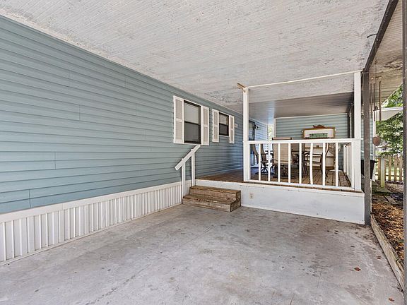 5th image of 11151 NW 112th Pl