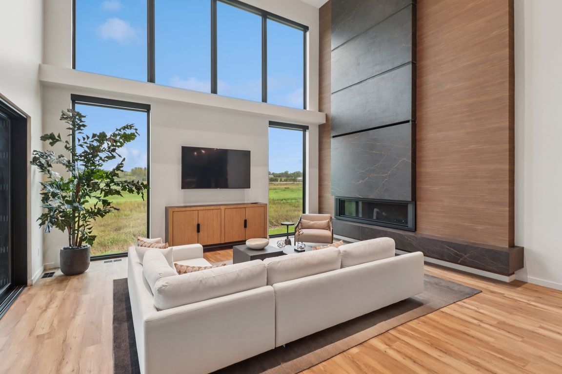 next background image