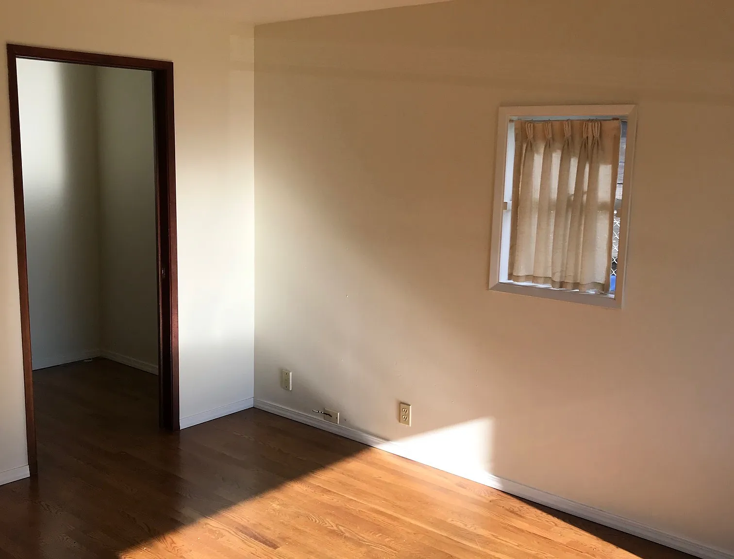 3 bed, 1140 sqft, $3,395 — Photo 2