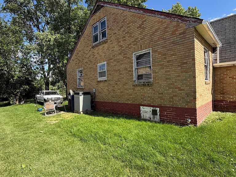 1004 S 25th St — Photo 12
