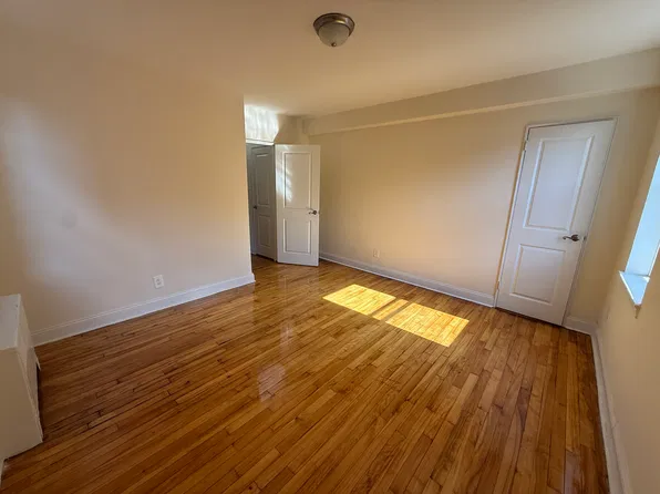 143-54 Sanford Avenue #1, photo 4