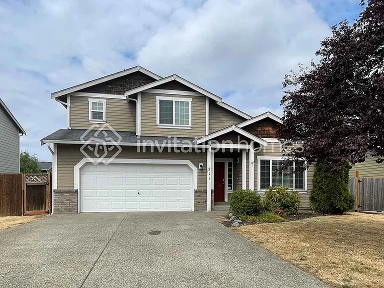 211 Williams Blvd NE — Photo 1