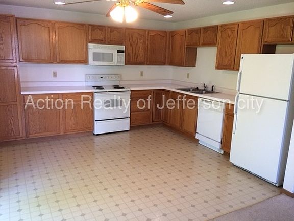 3rd image of 4913 Charm Oak Dr #A