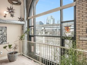 600 Broadway Ave NW