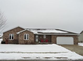 617 Crown Line Dr, Epworth, IA 52045