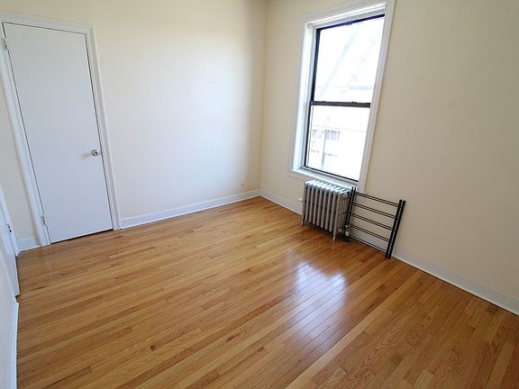 4th image of 12 Pinehurst Ave APT 5H