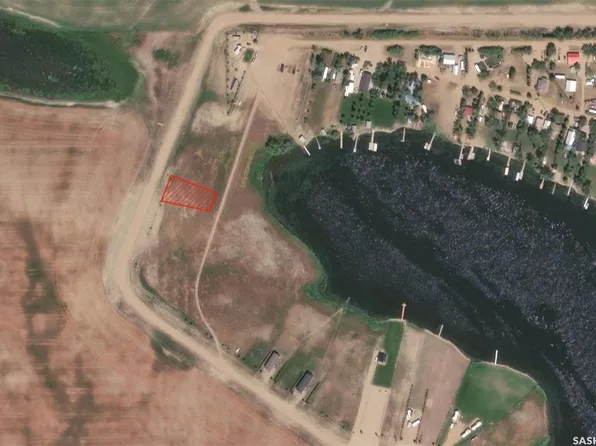 1 Lakeshore DRIVE, Gravelbourg Rm No. 104, SK S0H 1X0