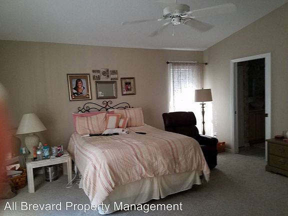 5th image of 215 Camino Pl