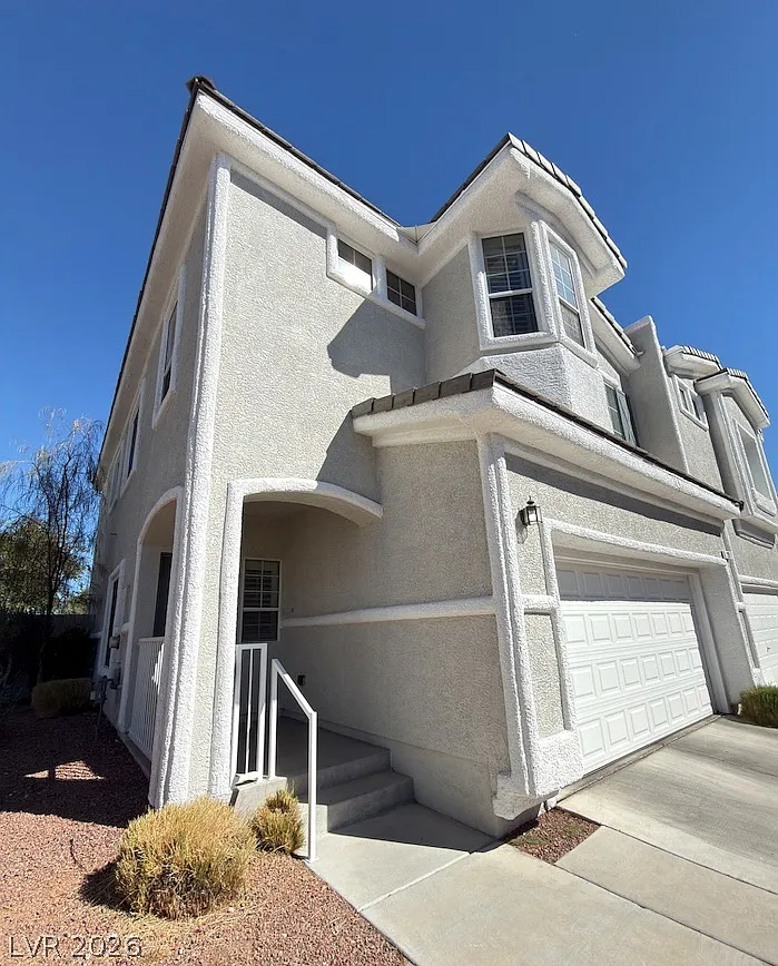 3 bed, 2.5 bath, 1769 sqft, $2,170 — Photo 3