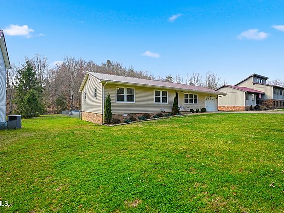 2nd image of 413 Fraley Ave