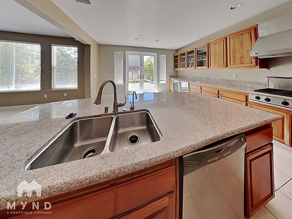 5th image of 615 Maddalena Way