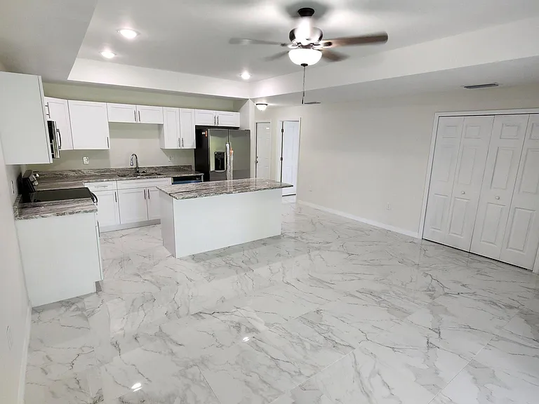 2127 Armour Rd — Photo 5