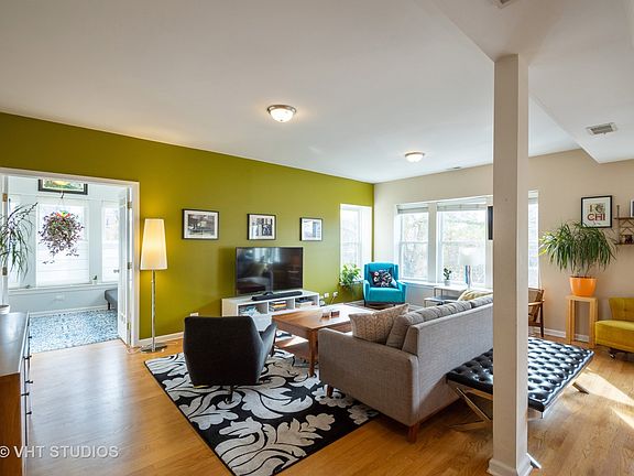 2nd image of 3100 W Leland Ave APT 201