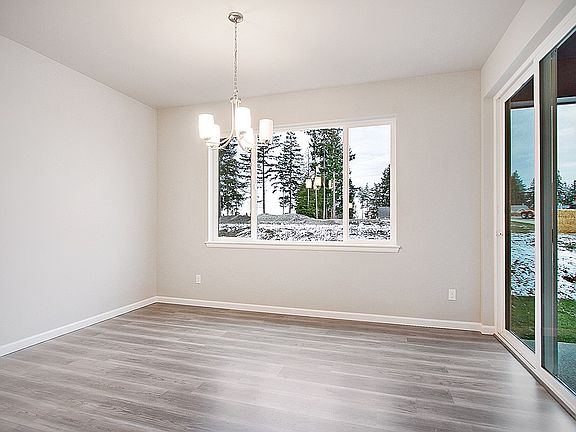 4th image of 20229 18th Avenue Ct E
