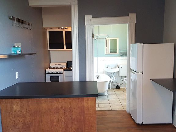 3rd image of 320 N Yakima Ave APT 2