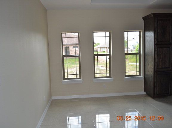 5th image of 2507 Truman Ave
