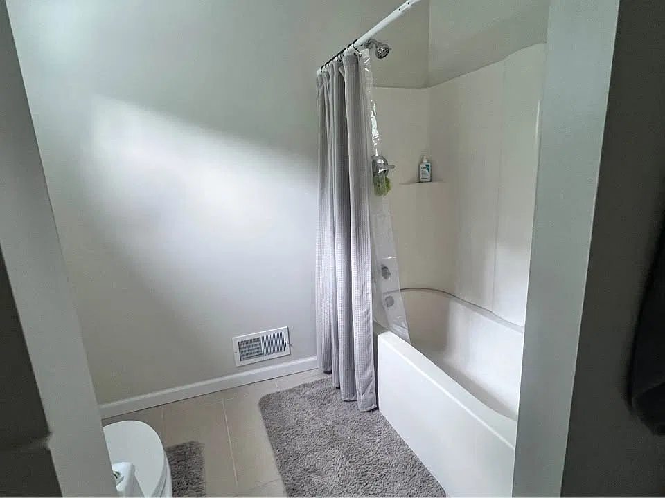 2 bed, 1.5 bath, $1,300 — Photo 3