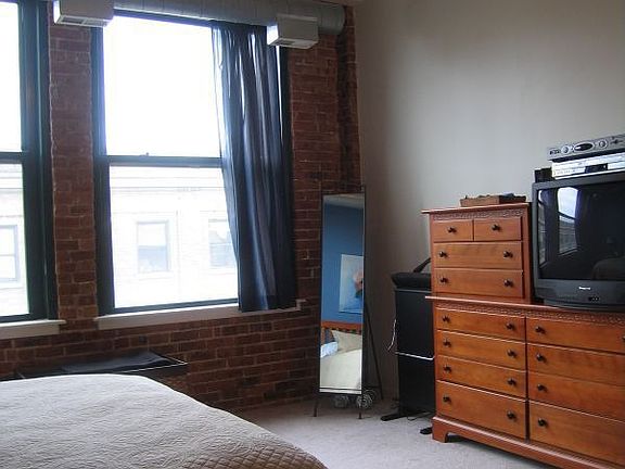 5th image of 3151 N Lincoln Ave APT 321