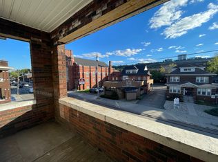 821 Main St E #2, Hamilton, ON L8M 1L7