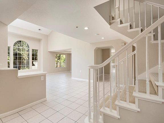 2nd image of 17 Montego Ln