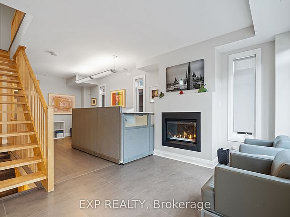 4th image of 360 Ravenhill Ave E