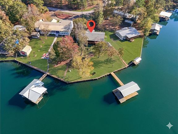 2nd image of 450 Ridge Trl