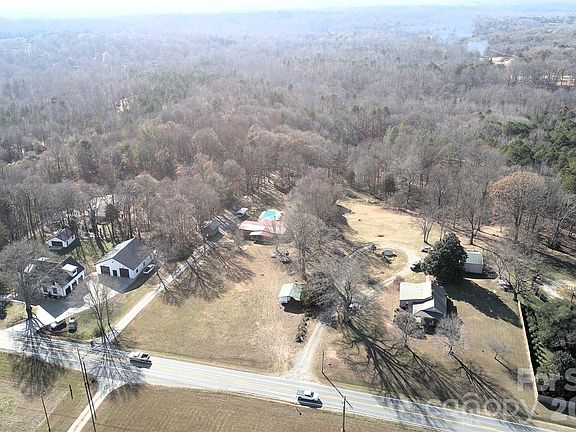 2nd image of 11443 Mooresville Rd