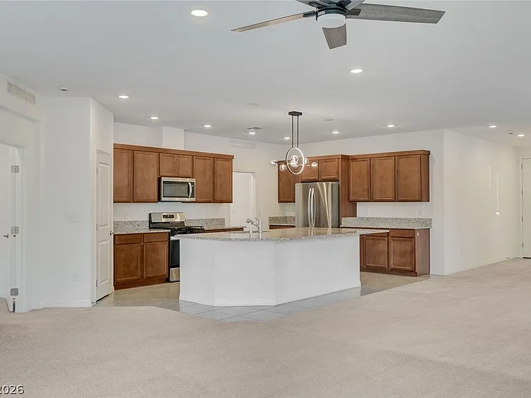 624 Stone Hammer Ave — Photo 3