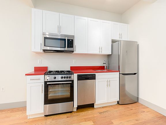 2nd image of 332 E 53rd St #2L