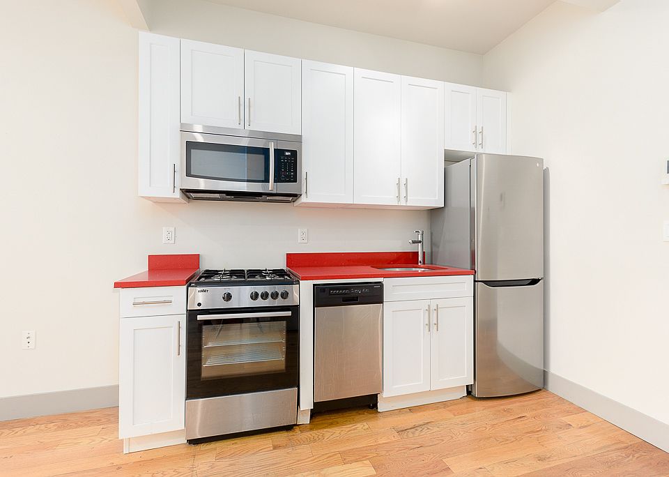 2nd image of 332 E 53rd St #2R