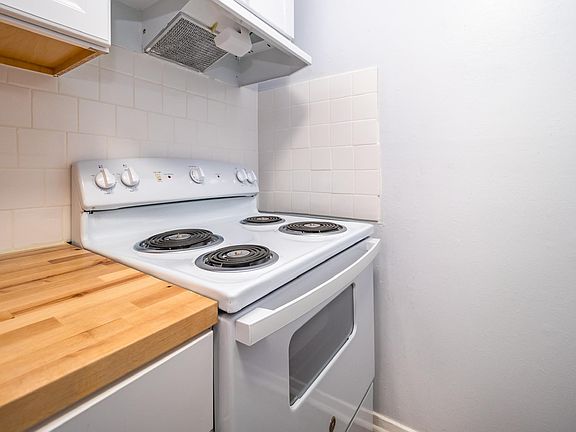 3rd image of 1505 N West St #735e438db