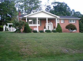 295 Brookdale Cir, Bristol, VA 24201