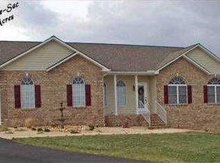 56 Jester Ct, Stuarts Draft, VA 24477